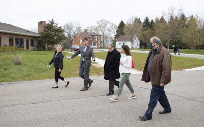 State Legislators Visit St. Louis Center